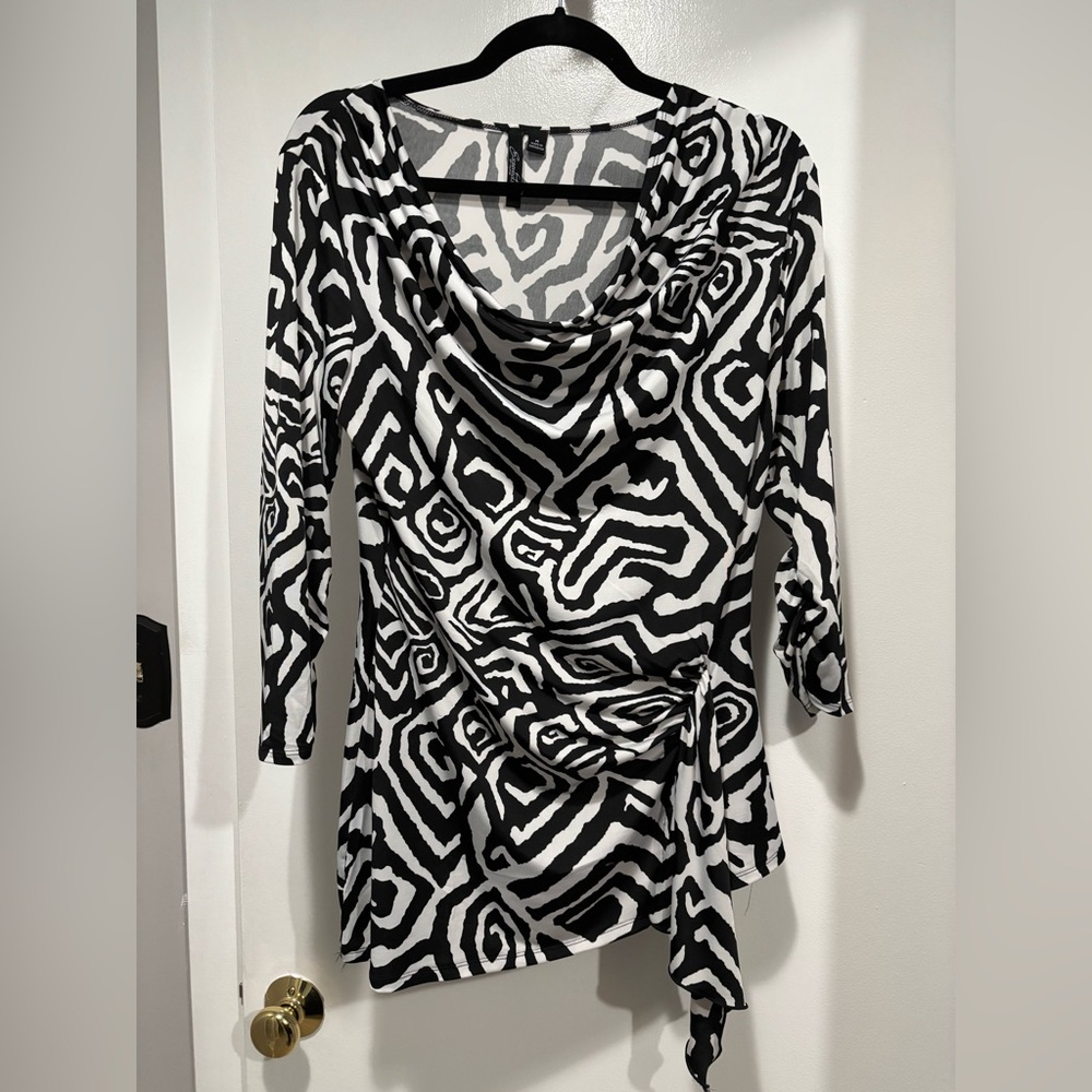 Essentials by Milano Black and White Tunic Top Medium
